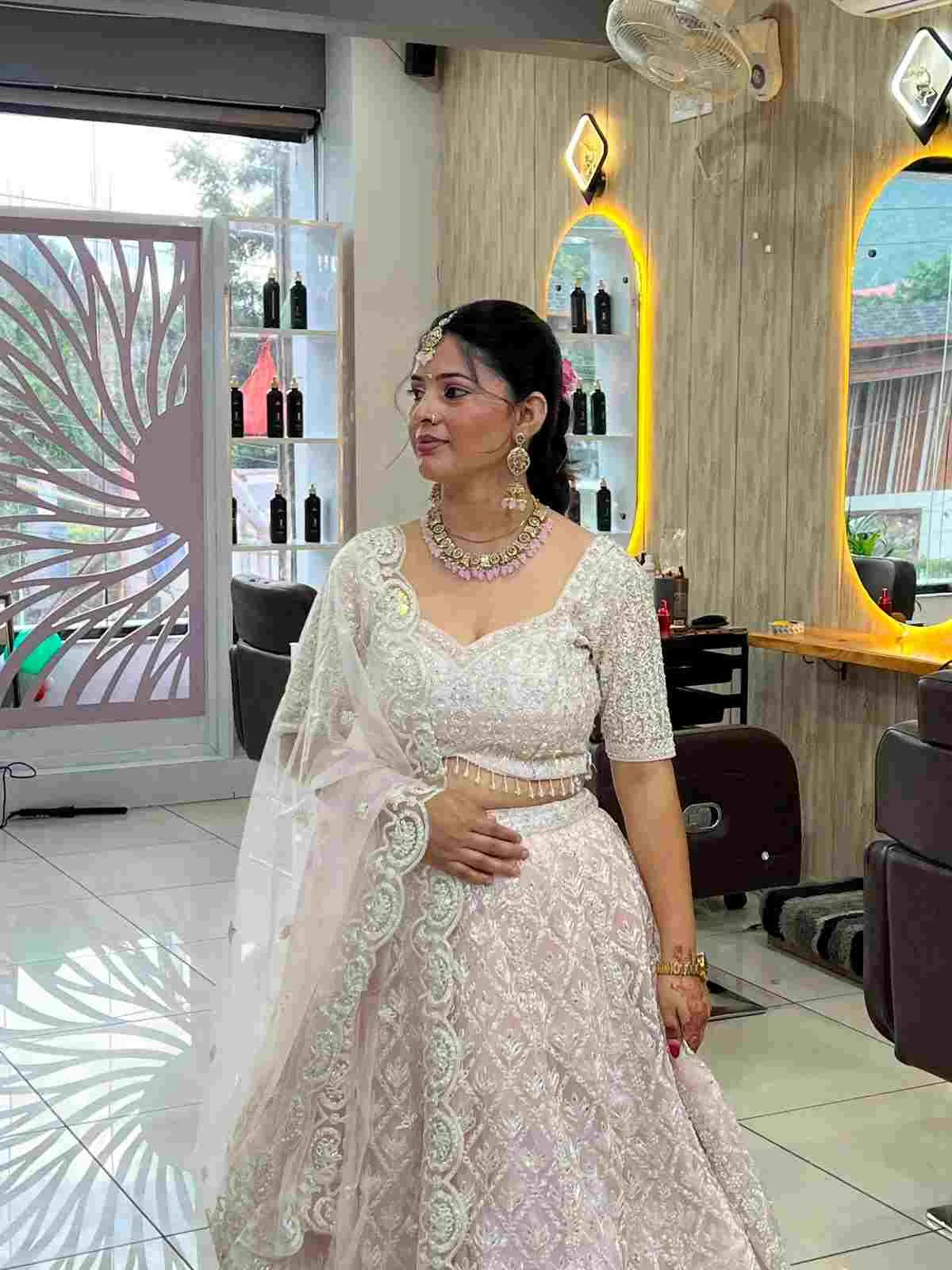 Bridal makeup service